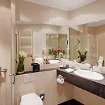 尼尔斯公园酒店 4*