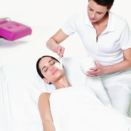 Отель Nells Park Трир