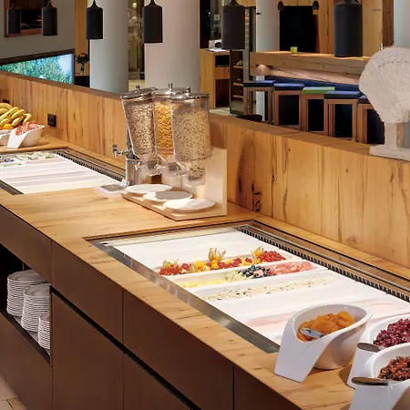 Nells Park Отель 4*