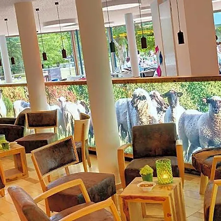 Nells Park Hotel 4*