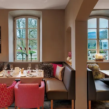 Отель Nells Park 4*