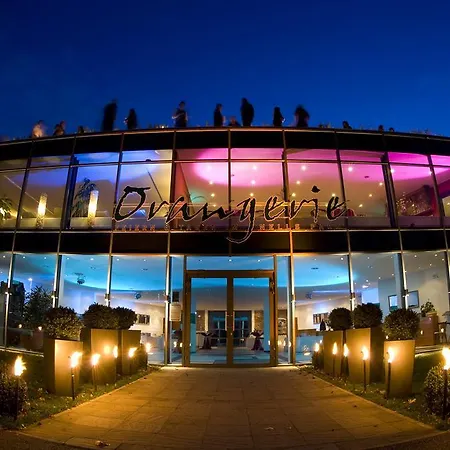 Nells Park Отель