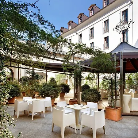 Отель Nells Park 4*